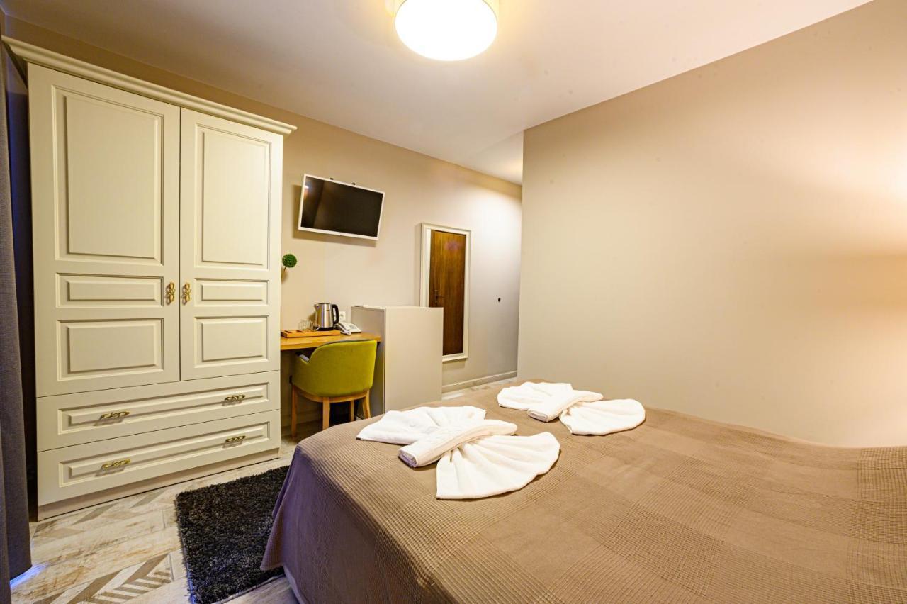 Antique Boutique Hotel 帕维尔巴尼亚 外观 照片