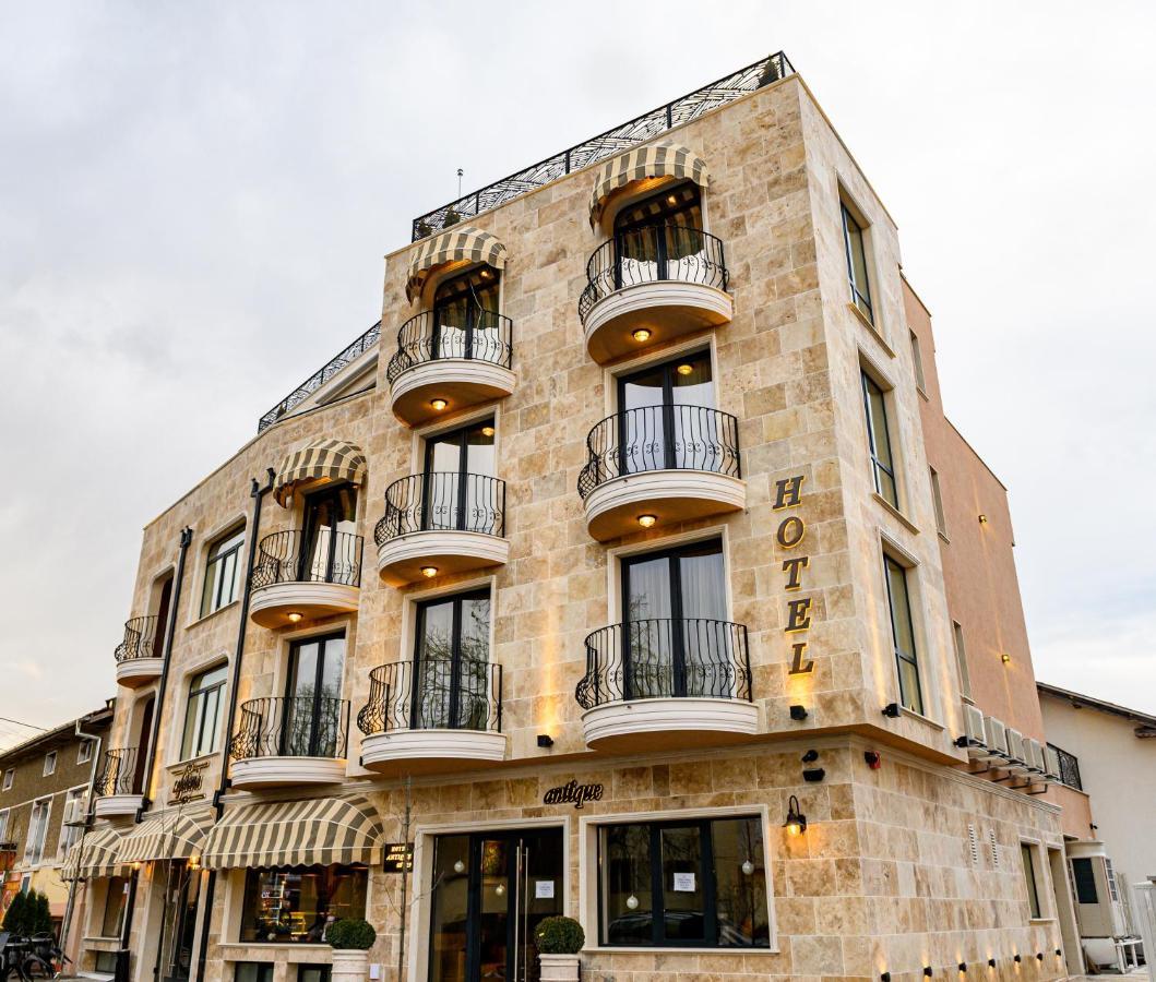 Antique Boutique Hotel 帕维尔巴尼亚 外观 照片