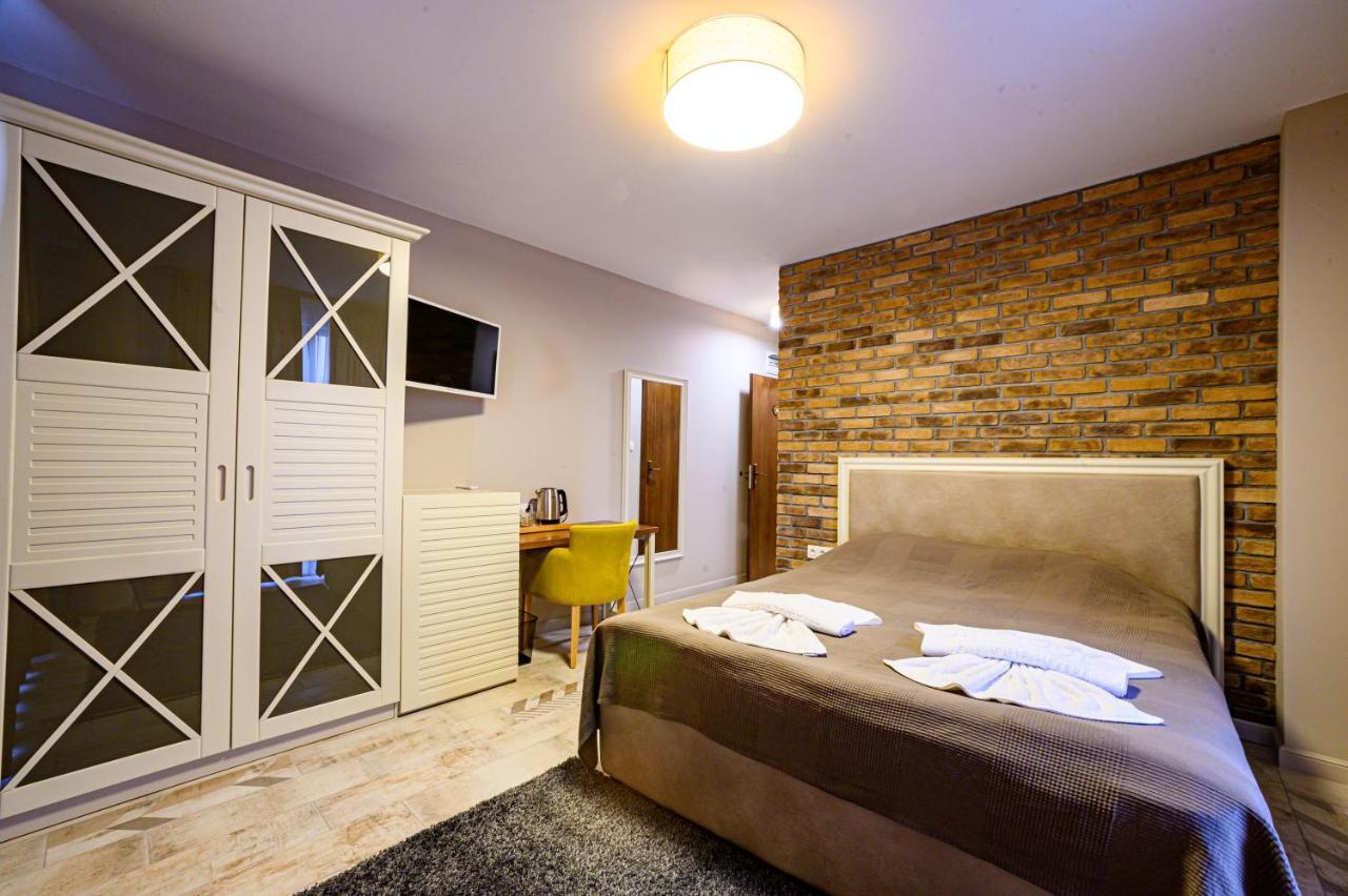 Antique Boutique Hotel 帕维尔巴尼亚 外观 照片
