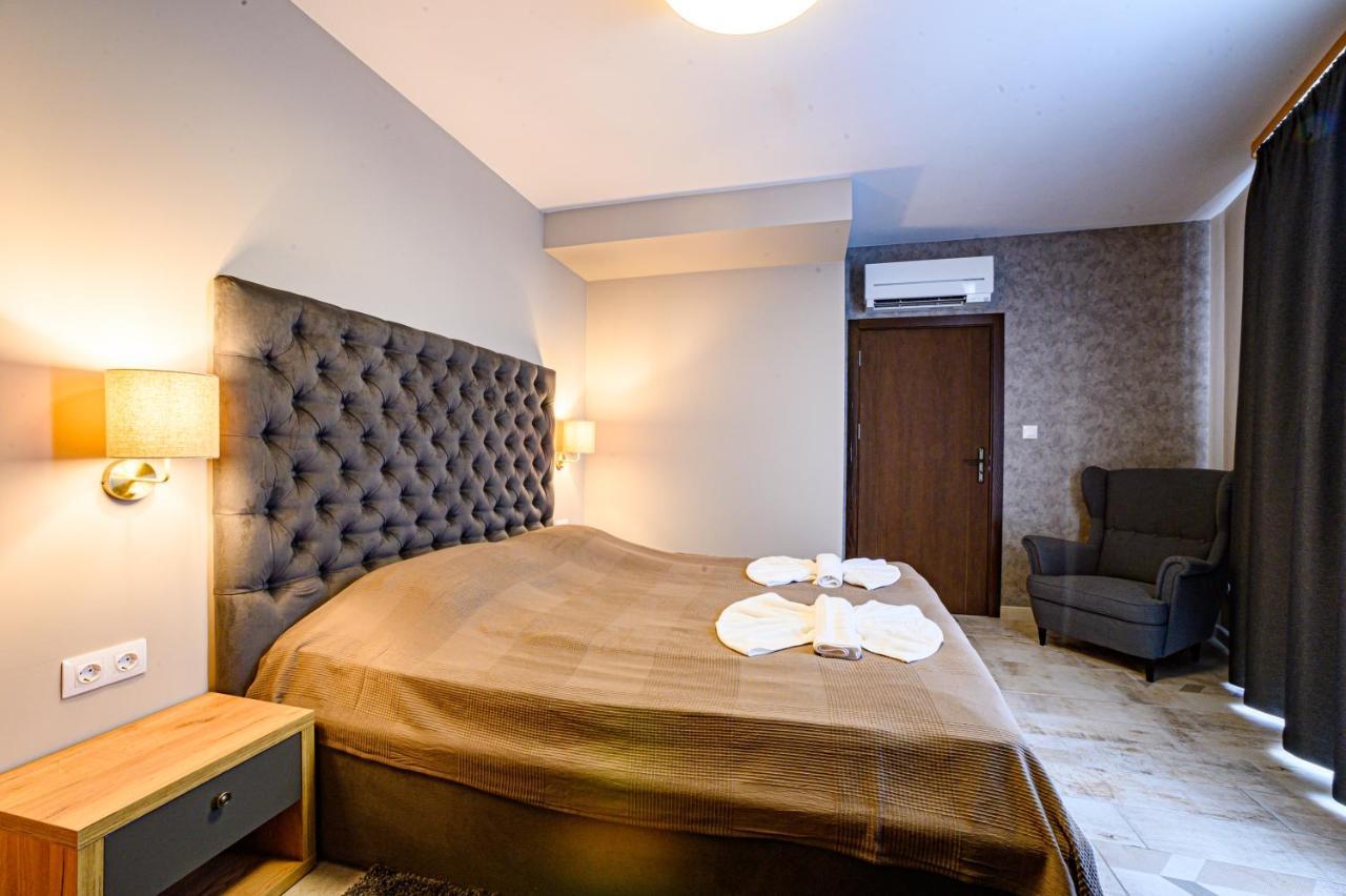 Antique Boutique Hotel 帕维尔巴尼亚 外观 照片