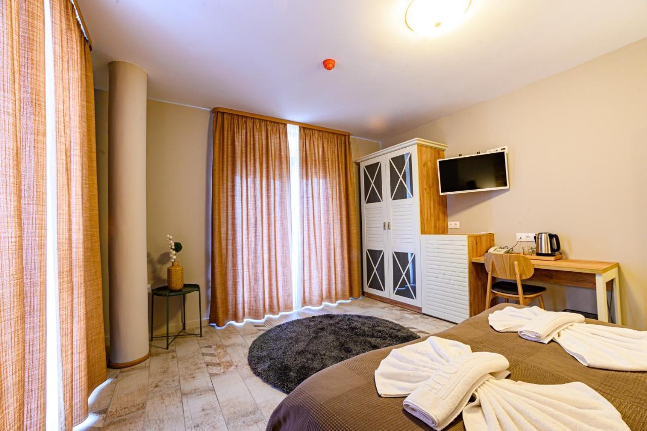 Antique Boutique Hotel 帕维尔巴尼亚 外观 照片