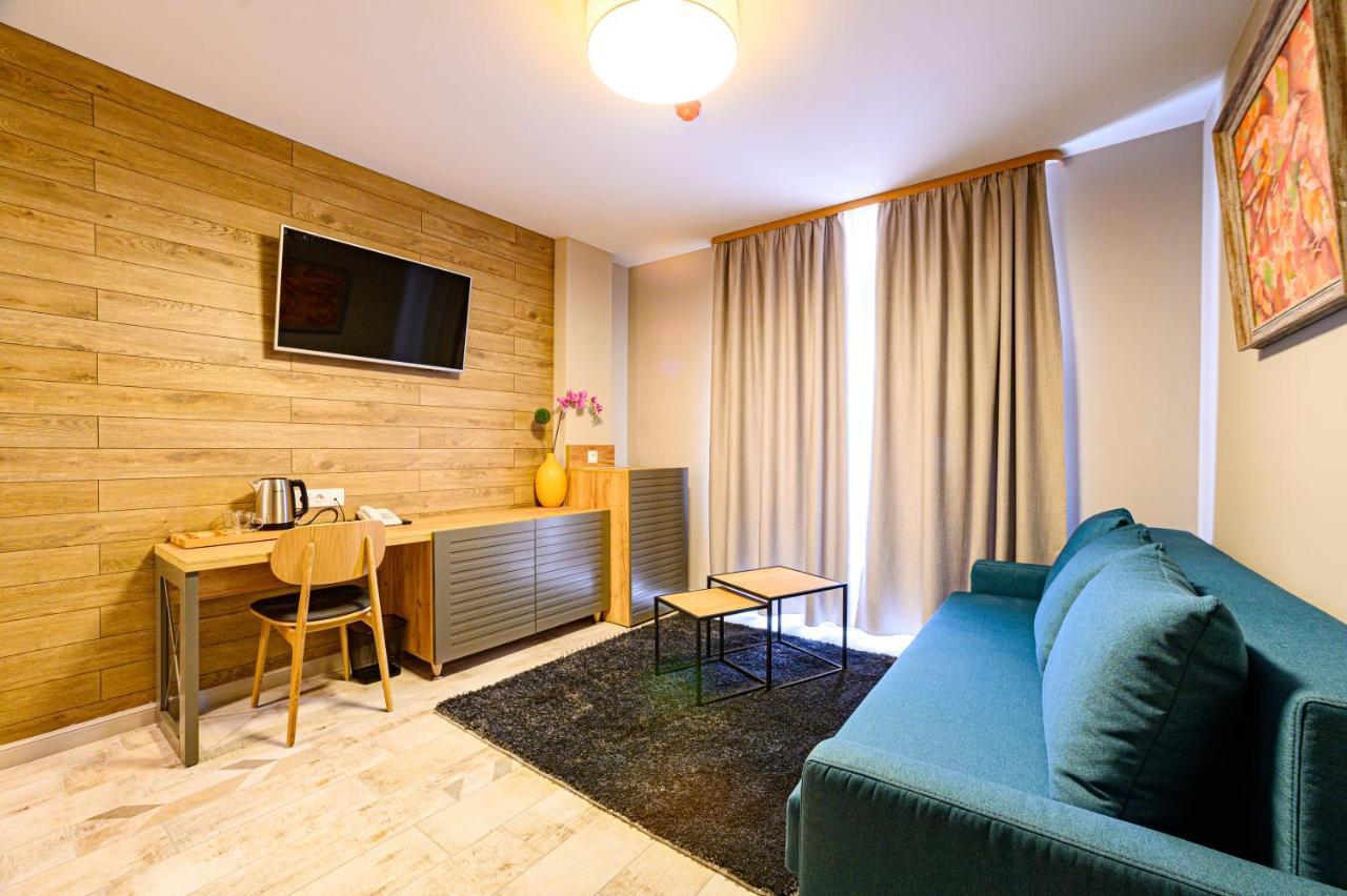 Antique Boutique Hotel 帕维尔巴尼亚 外观 照片