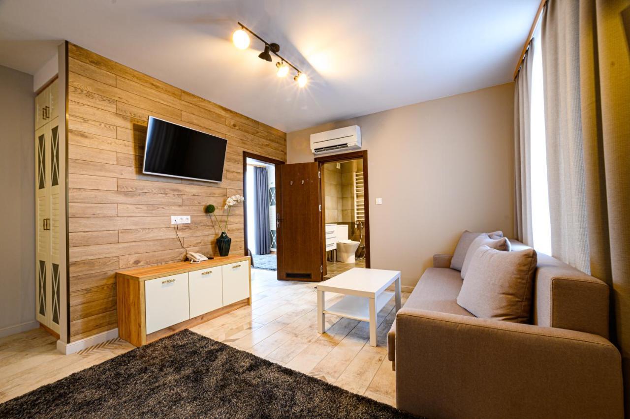 Antique Boutique Hotel 帕维尔巴尼亚 外观 照片