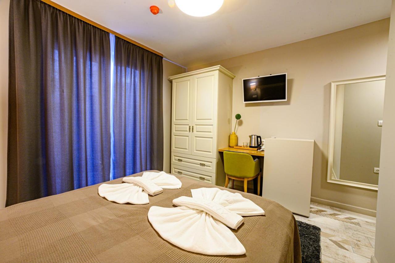 Antique Boutique Hotel 帕维尔巴尼亚 外观 照片